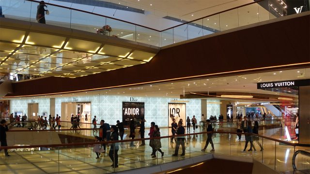 相机修好了，太古汇暖色调不错